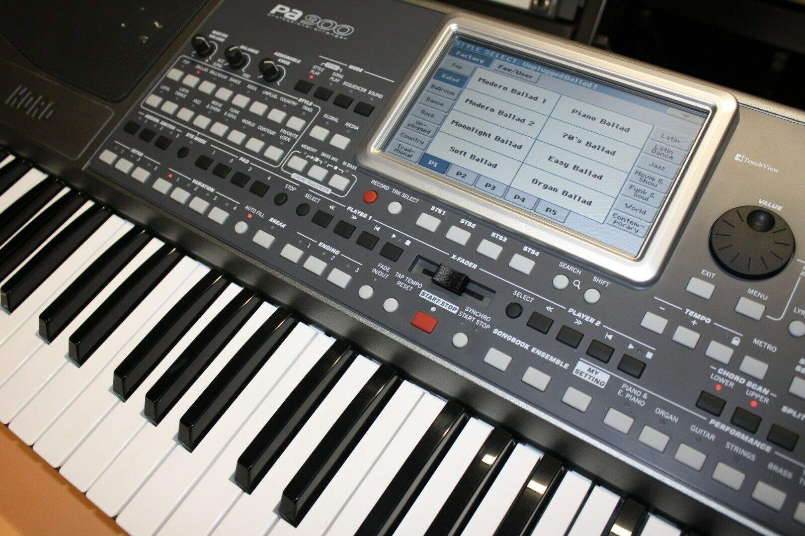 Korg PA900 61 Key Professional Arranger Keyboard